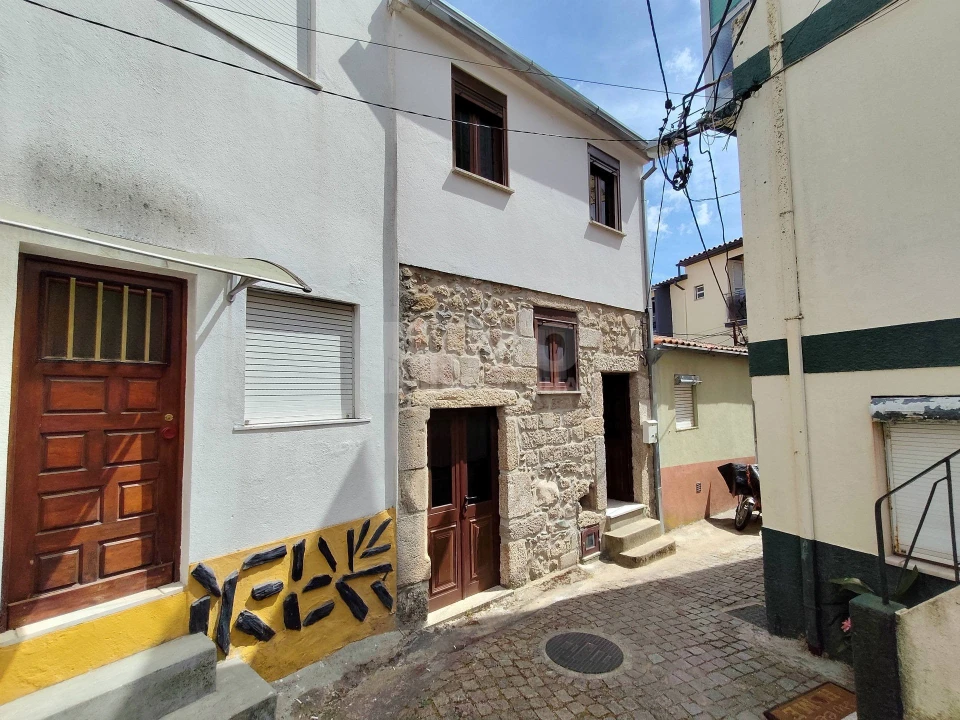Moradia T3 para Venda em Teixoso e Sarzedo Foto 1