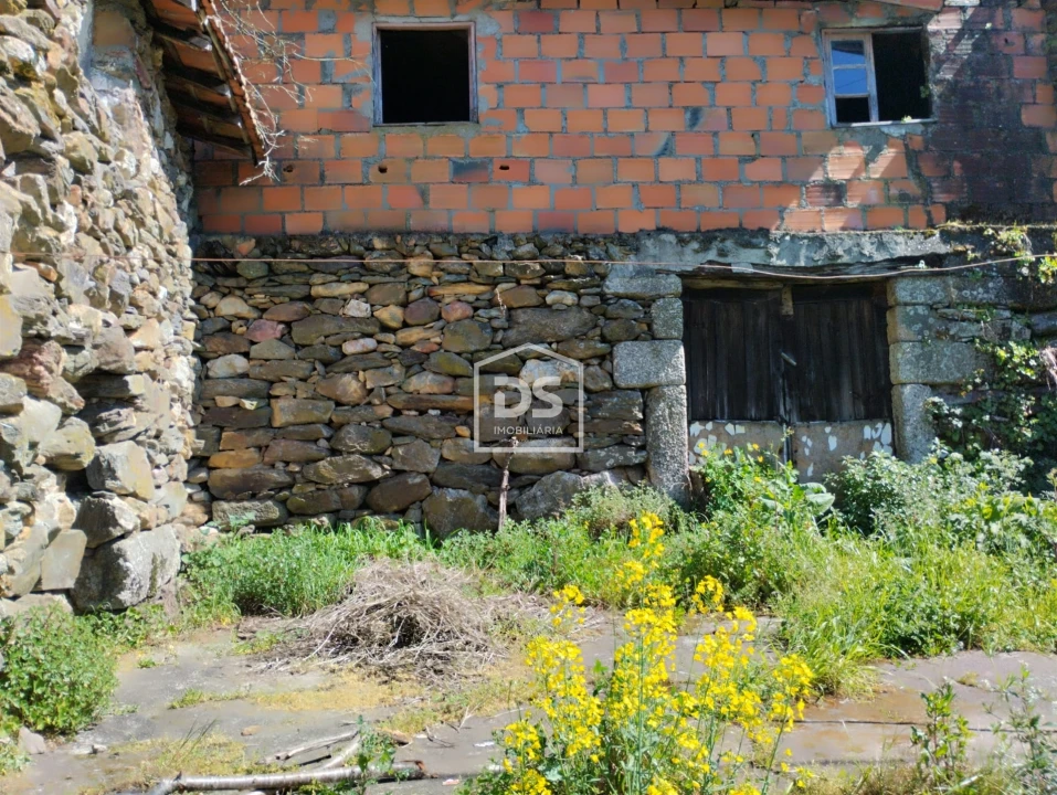 Moradia T0 para Venda em Telões Foto 1