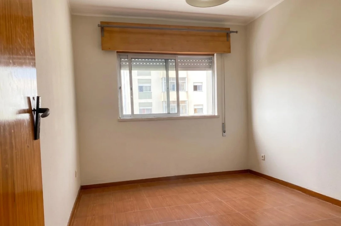 Apartamento T3 para Venda em Vilar de Andorinho Foto 9