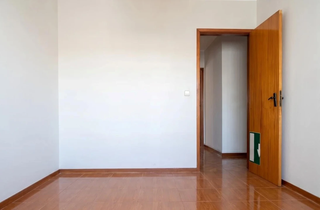 Apartamento T3 para Venda em Vilar de Andorinho Foto 27