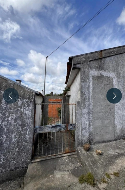 Prédio para Venda em Grijó e Sermonde