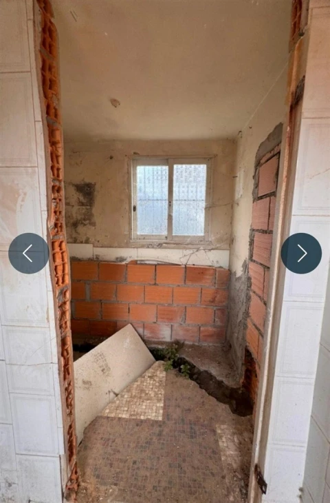Prédio para Venda em Grijó e Sermonde