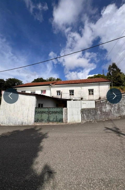 Prédio para Venda em Grijó e Sermonde
