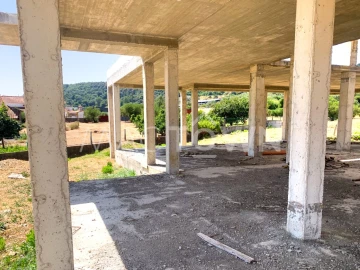 Moradia T4 para Venda em Chancelaria