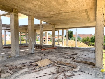 Moradia T4 para Venda em Chancelaria