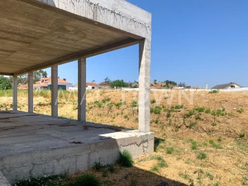 Moradia T4 para Venda em Chancelaria