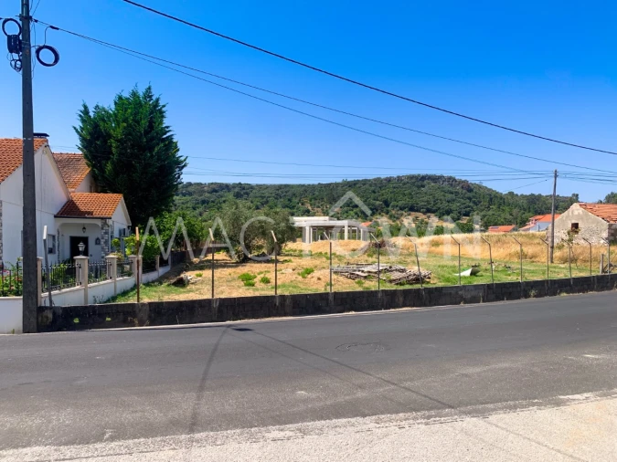 Moradia T4 para Venda em Chancelaria Foto 5