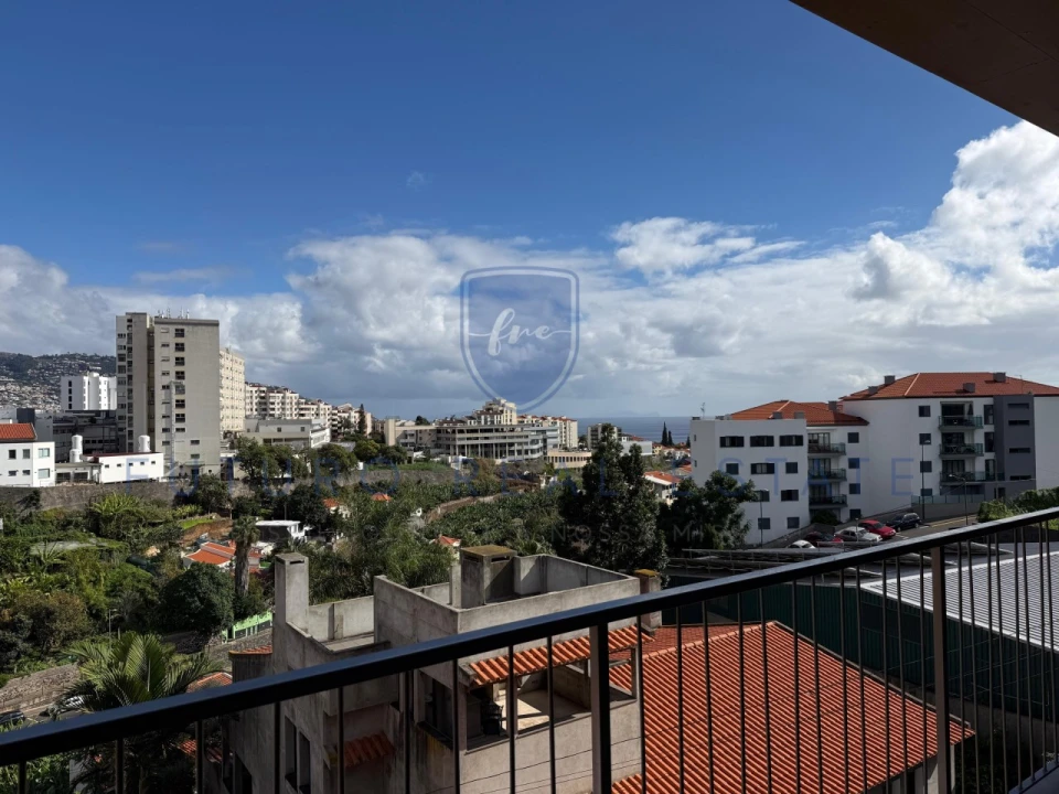 Apartamento T3 para Venda em São Martinho Foto 18