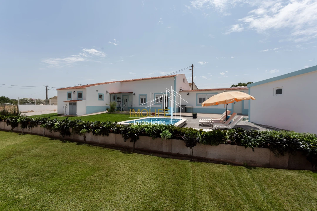 Moradia T4 para Venda em Moita Foto 4