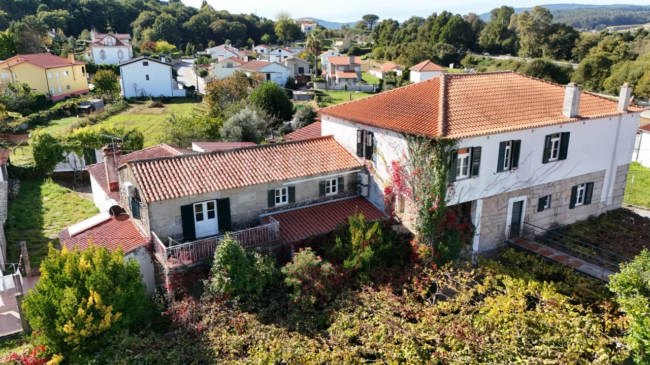 Moradia T9 para Venda em Gondarem Foto 4