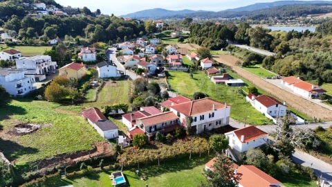 Moradia T9 para Venda em Gondarem