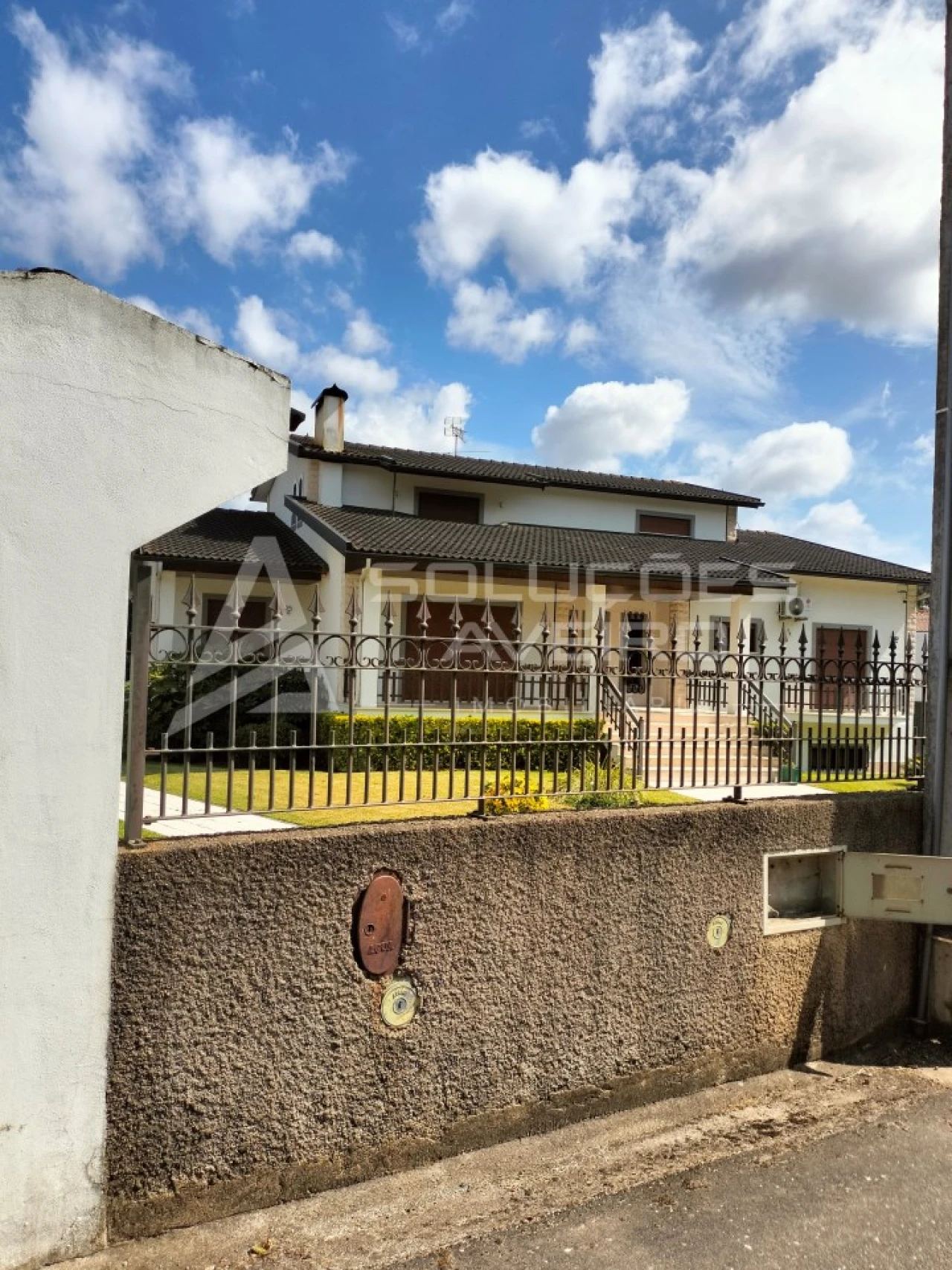 Moradia T4 para Venda em Aguada de Cima Foto 5