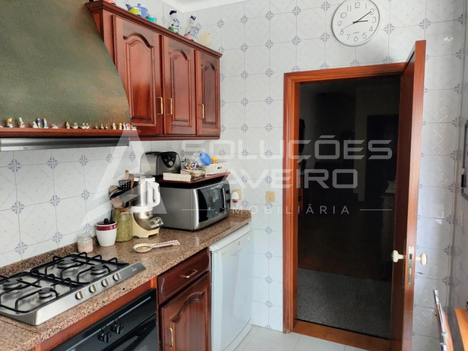 Moradia T4 para Venda em Aguada de Cima Foto 36