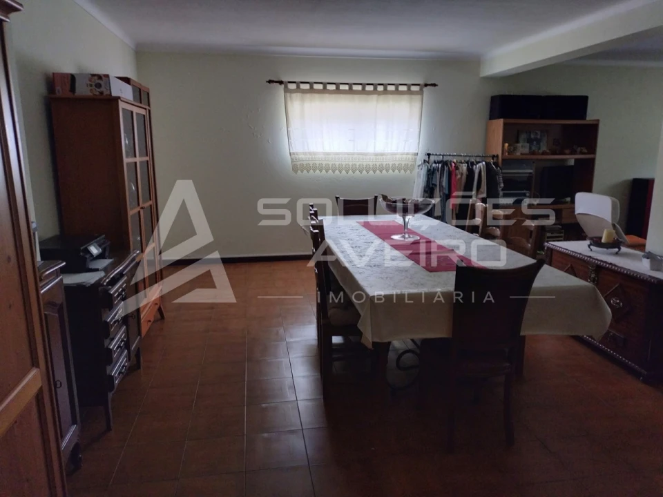 Moradia T4 para Venda em Aguada de Cima Foto 48