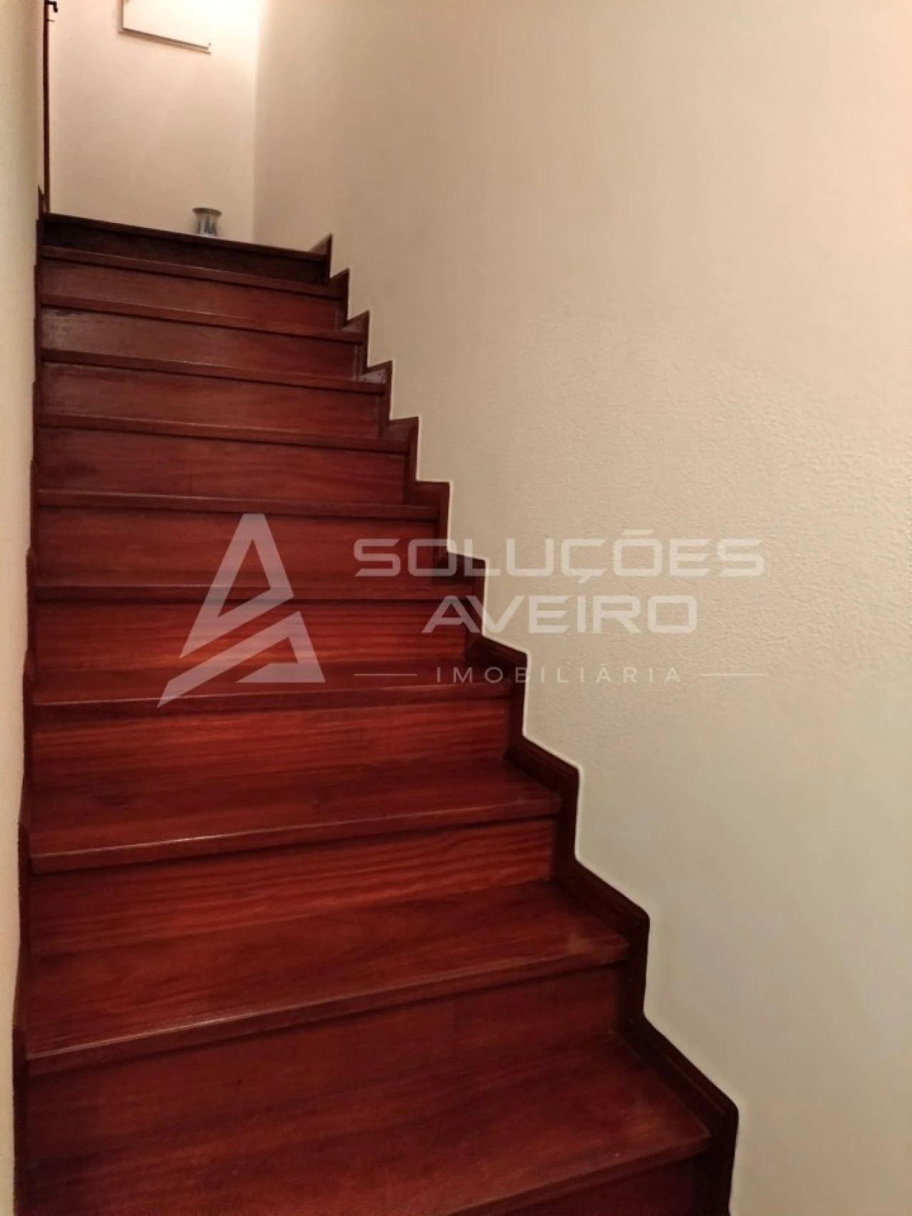 Moradia T4 para Venda em Aguada de Cima Foto 55