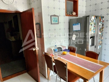 Moradia T4 para Venda em Aguada de Cima