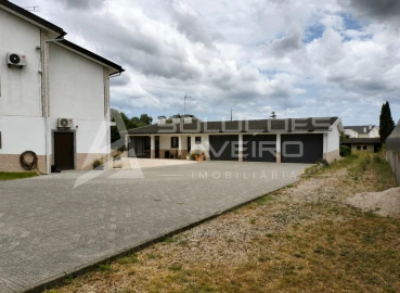 Moradia T4 para Venda em Aguada de Cima