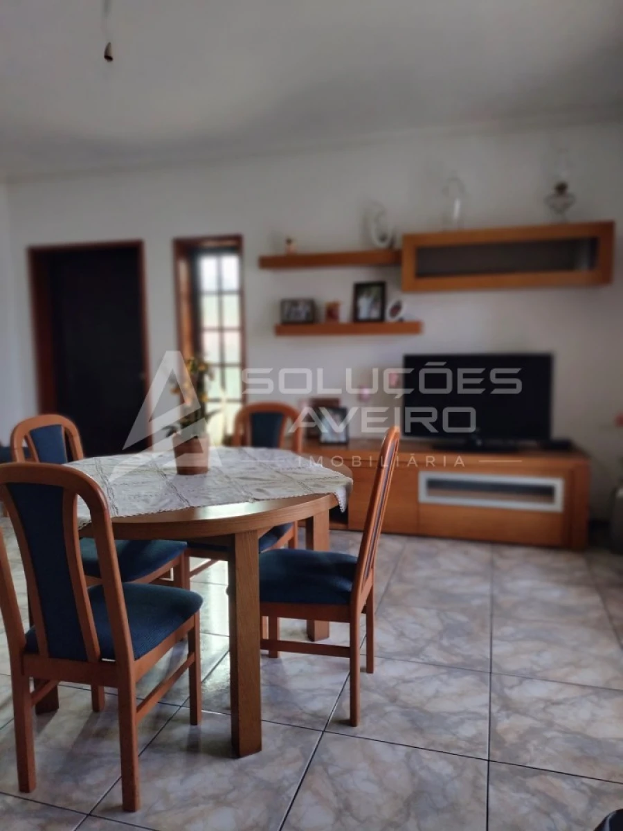 Moradia T4 para Venda em Aguada de Cima Foto 64