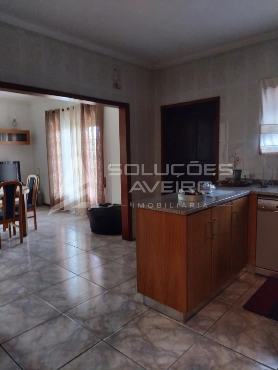Moradia T4 para Venda em Aguada de Cima Foto 68