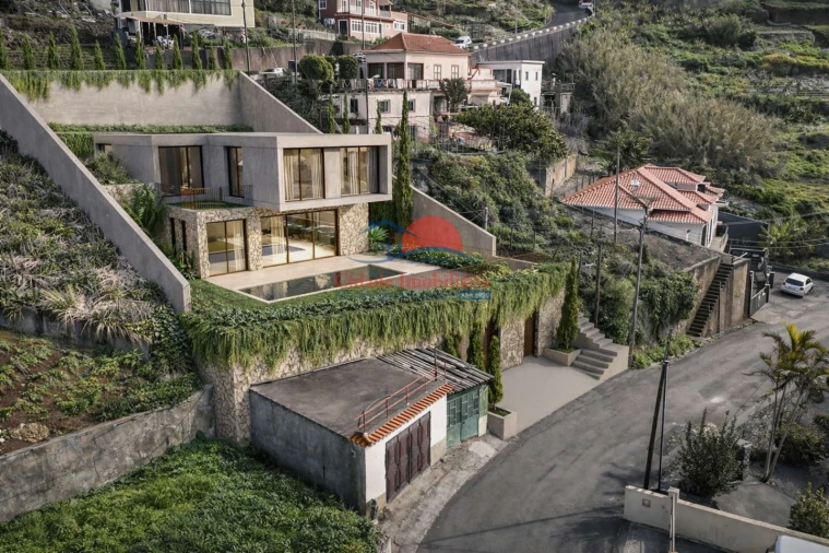 Terreno para Venda em Canhas Foto 6