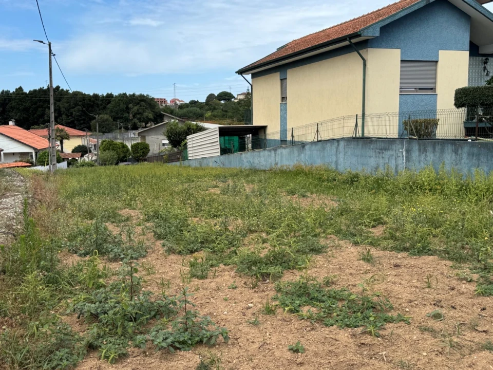 Terreno para Venda em Mafamude e Vilar do Paraíso Foto 1
