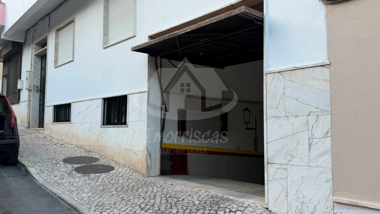 Garagem para Venda em Alverca do Ribatejo e Sobralinho Foto 1
