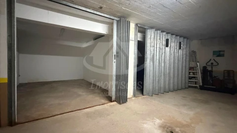 Garagem para Venda em Alverca do Ribatejo e Sobralinho