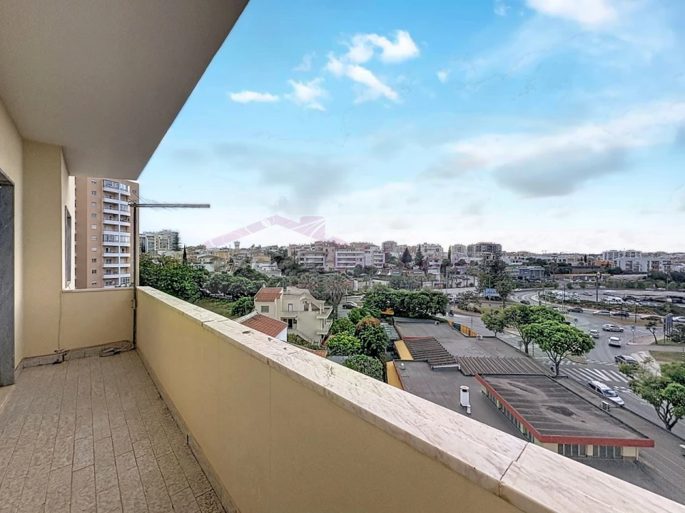 Apartamento T3 para Venda em Portimão Foto 6