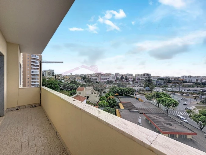 Apartamento T3 para Venda em Portimão Foto 6