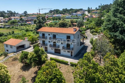 Moradia T5 para Venda em Pedroso e Seixezelo