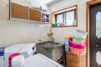 Moradia T5 para Venda em Pedroso e Seixezelo