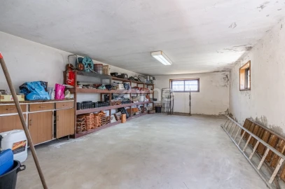 Moradia T5 para Venda em Pedroso e Seixezelo