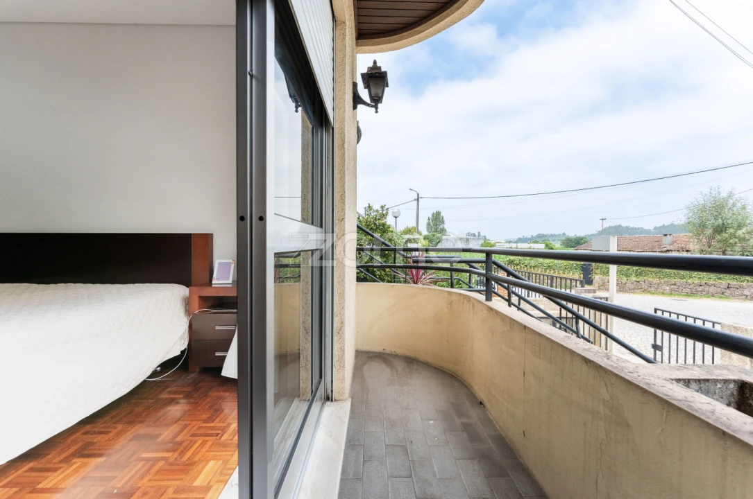 Apartamento T2 para Venda em Folgosa Foto 33