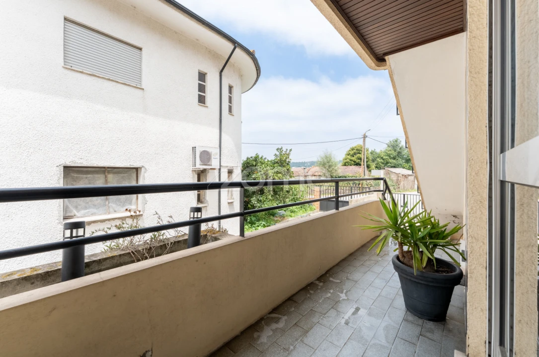 Apartamento T2 para Venda em Folgosa Foto 16
