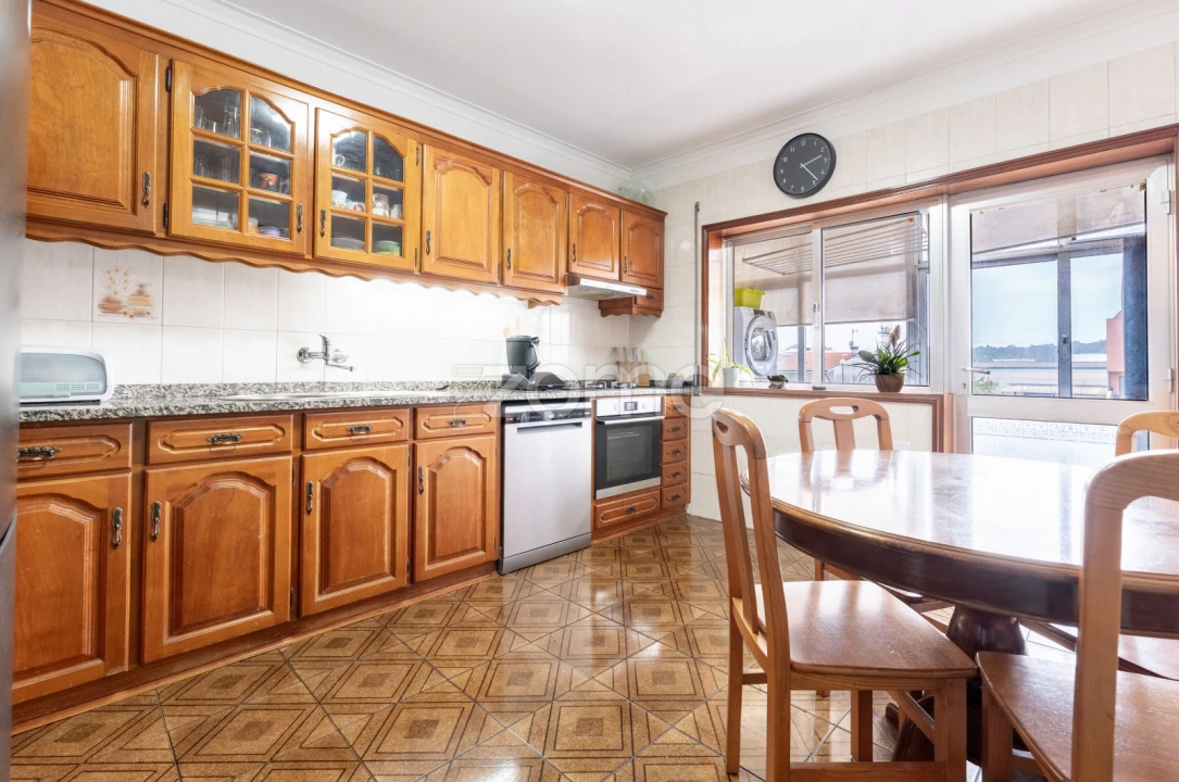 Apartamento T2 para Venda em Folgosa Foto 22
