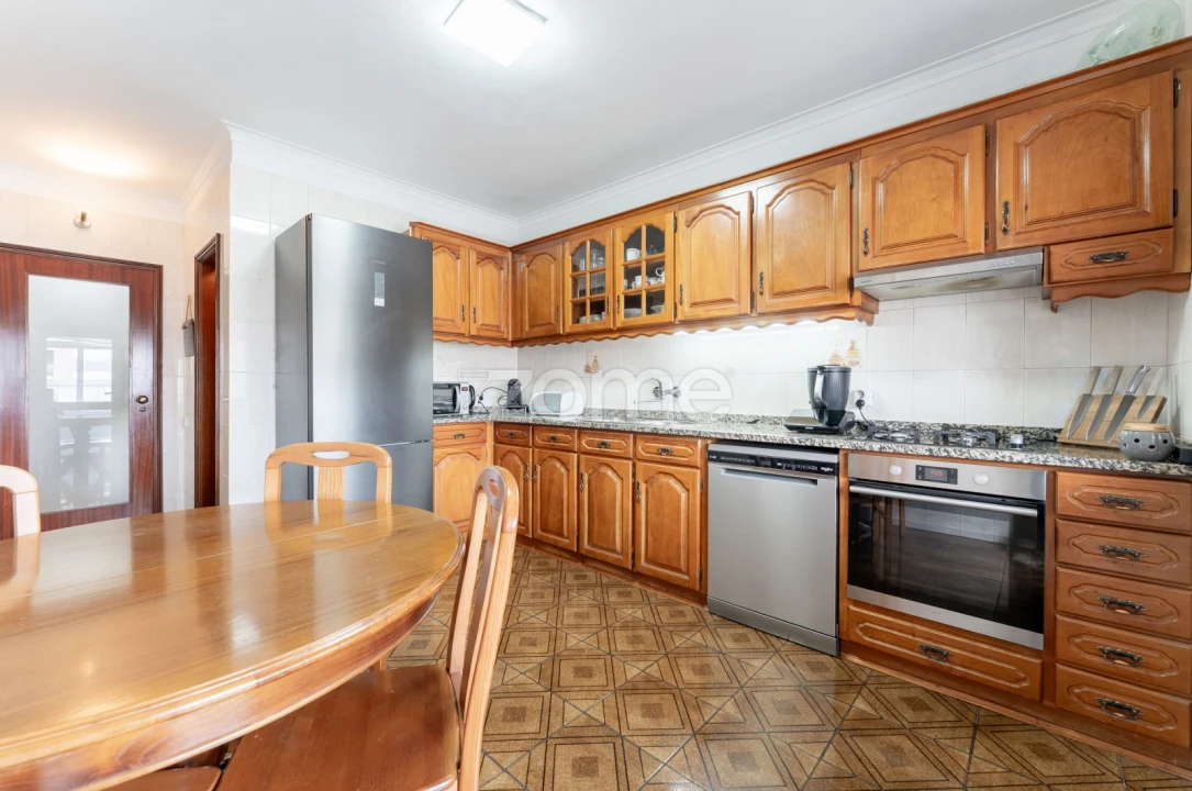 Apartamento T2 para Venda em Folgosa Foto 26