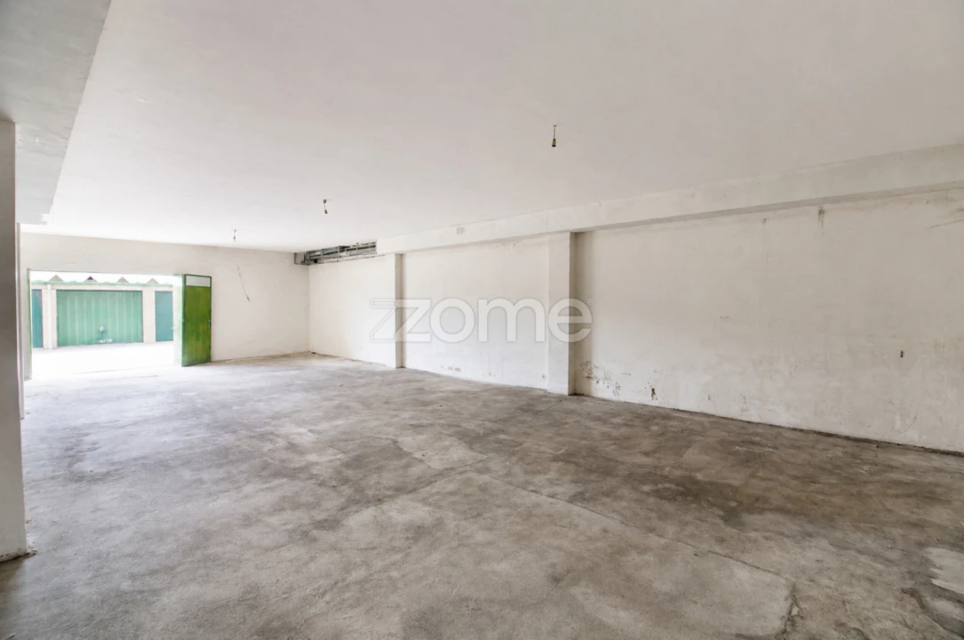 Terreno Comércio / Armazém para Arrendamento em Santo Tirso, Couto (Santa Cristina e São Miguel) e Burgães Foto 6