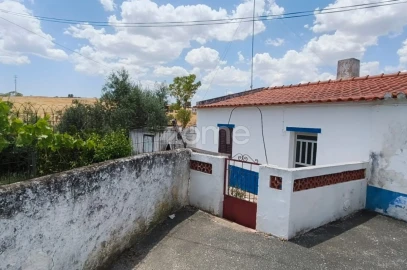 Moradia T1 para Venda em Almodôvar e Graça dos Padrões