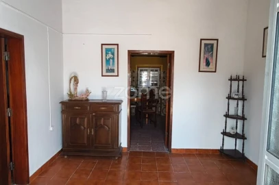 Moradia T1 para Venda em Almodôvar e Graça dos Padrões