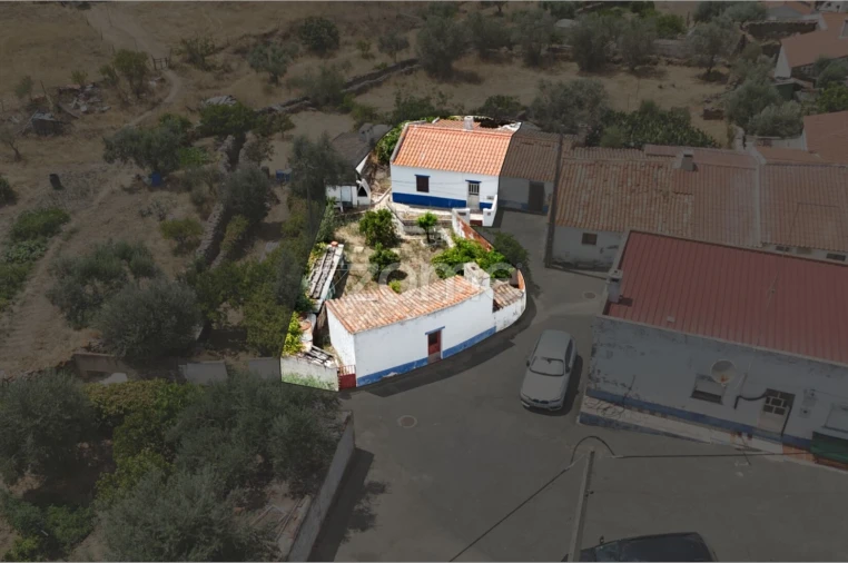 Moradia T1 para Venda em Almodôvar e Graça dos Padrões Foto 2