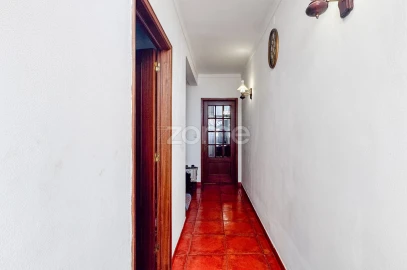 Moradia T4 para Venda em Ponta Delgada (São Sebastião)