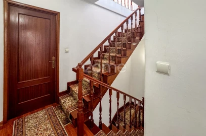 Moradia T4 para Venda em Ponta Delgada (São Sebastião)