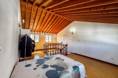 Moradia T4 para Venda em Ponta Delgada (São Sebastião)