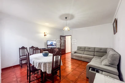 Moradia T4 para Venda em Ponta Delgada (São Sebastião)