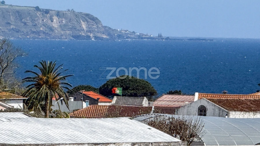 Moradia T4 para Venda em Ponta Delgada (São Sebastião)