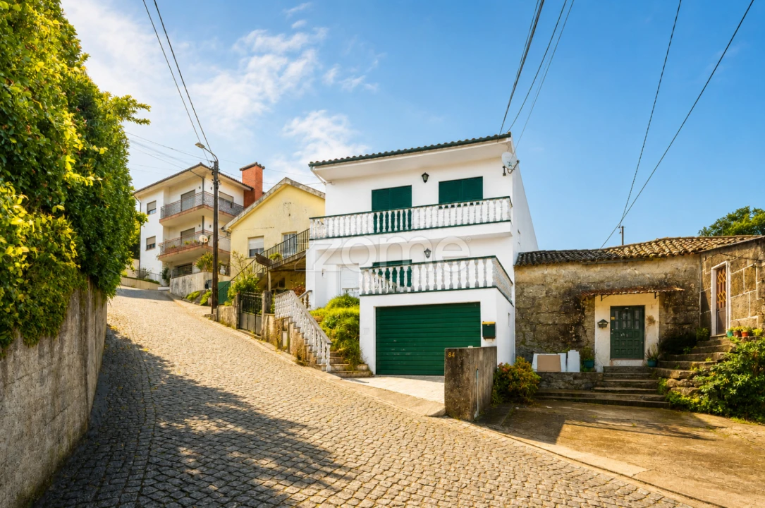 Moradia T3 para Venda em Povoa de Lanhoso (N. Senhora do Amparo) Foto 2