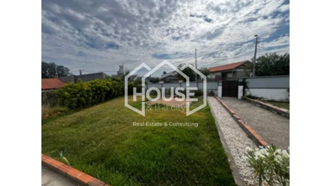 Moradia T3 para Venda em Arouca e Burgo
