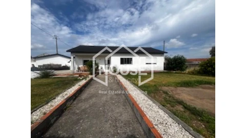 Moradia T3 para Venda em Arouca e Burgo