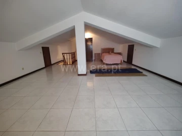 Moradia T3 para Venda em Vilar de Andorinho