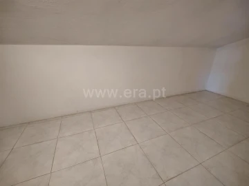 Moradia T3 para Venda em Vilar de Andorinho